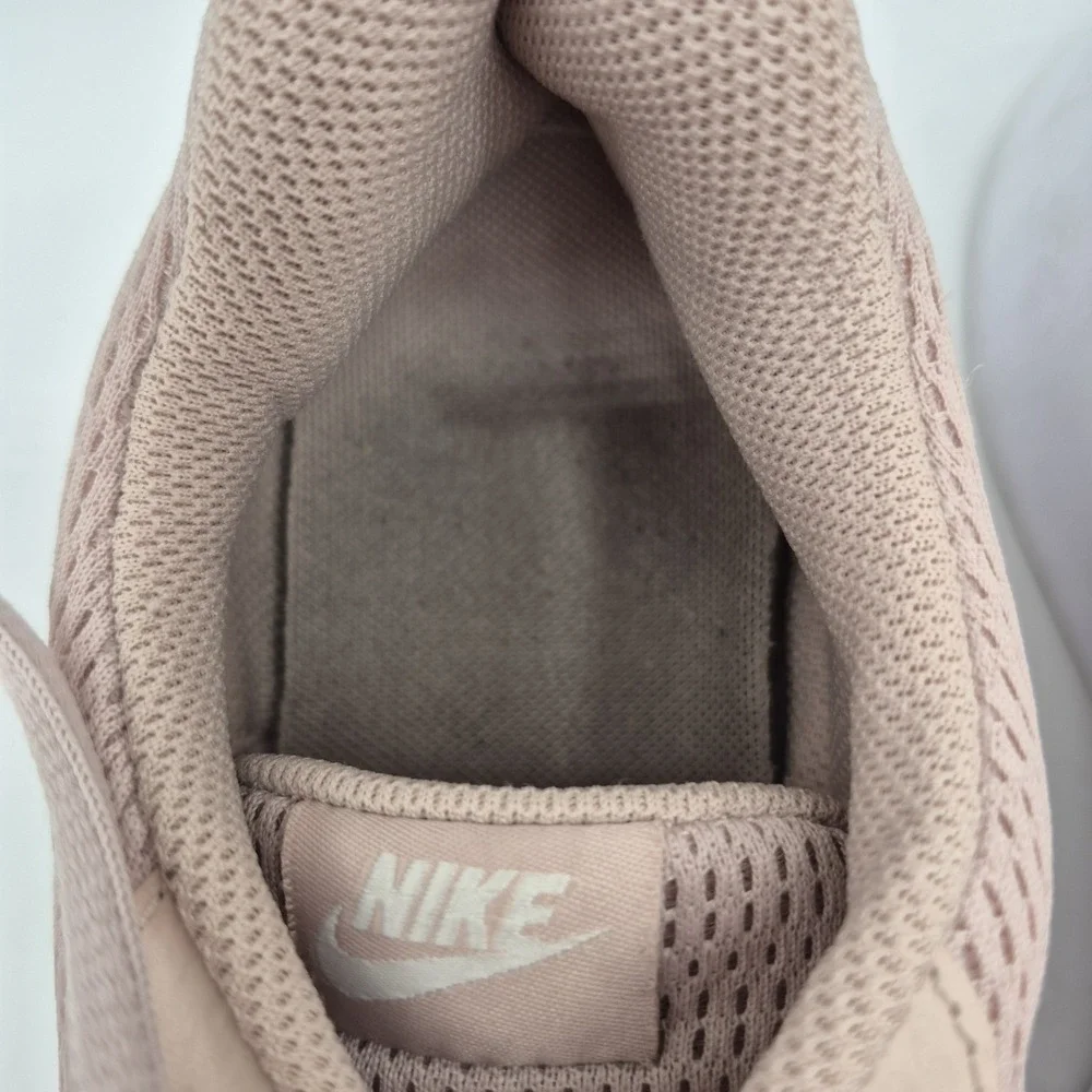 Nike Tanjun Shoes‎ Womens Size 9.5 Pink Mesh Knit Lightweight Running 812655-202